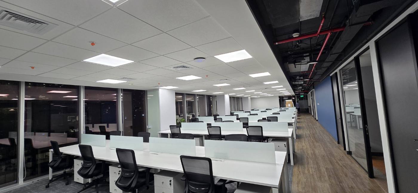 Oficinas corporativas con access points UniFi instalados